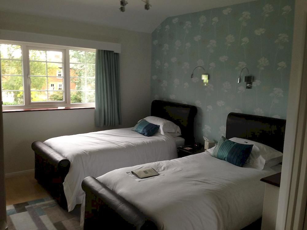 Silverstone Guest House Exterior photo